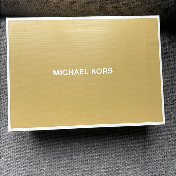 Brand New Michael Kors  Knit Trainer – Size8.5 with box - Picture 6 of 14